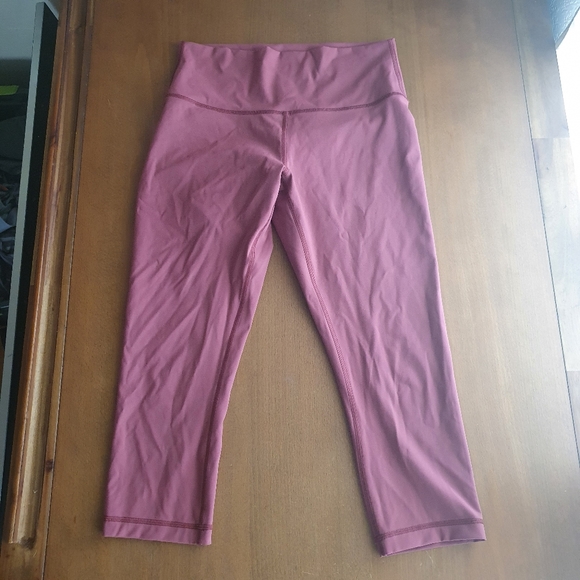 lululemon athletica Pants - Lululemon mauve pink wunder under cropped leggings size 10